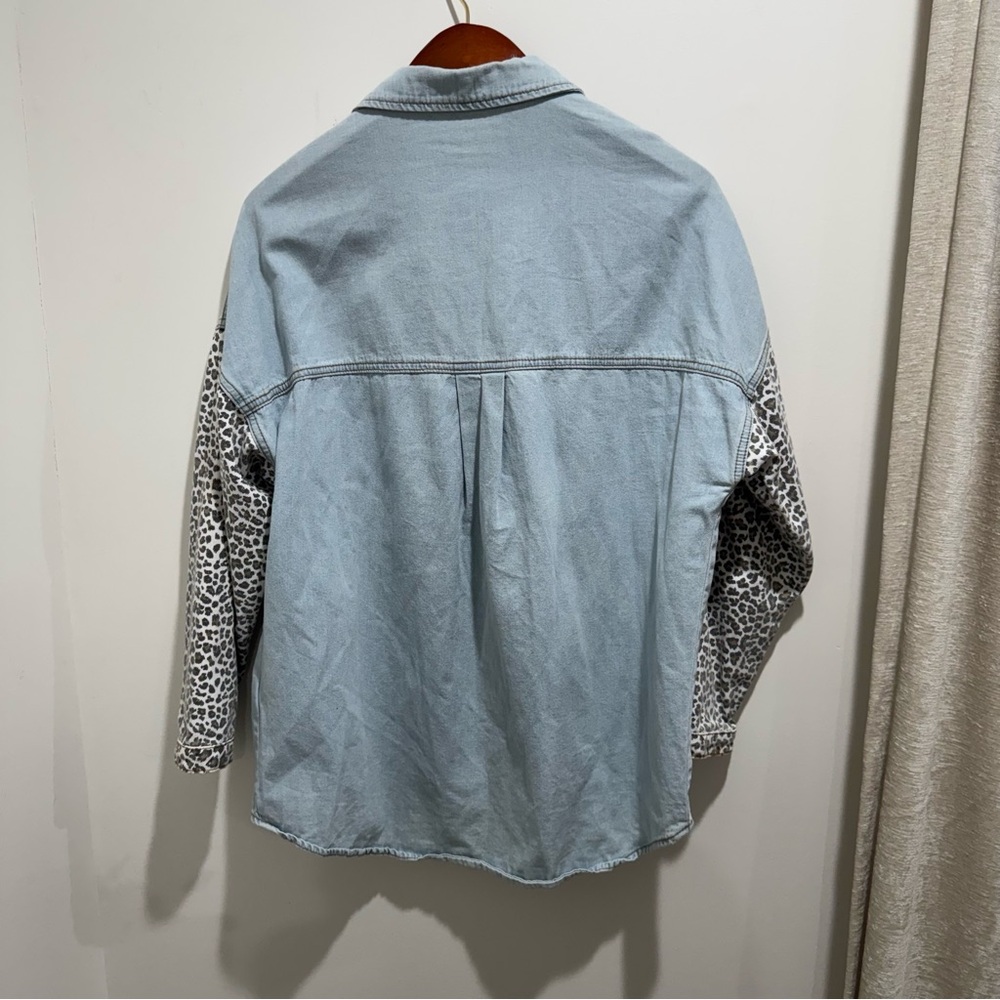 Leopard Print‎ Contrast Denim Button Down Shirt Jacket Shacket Women’s Size M - Picture 4 of 7